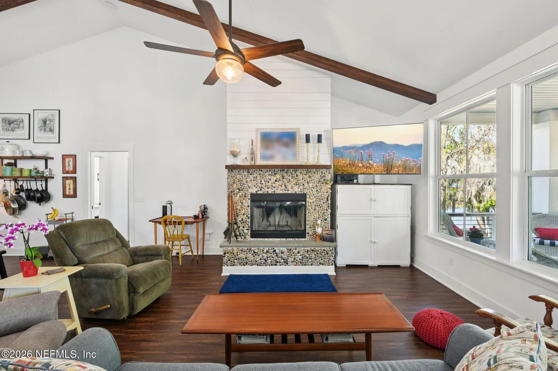 Photo of Unit 17 at 5577 HECKSCHER Drive