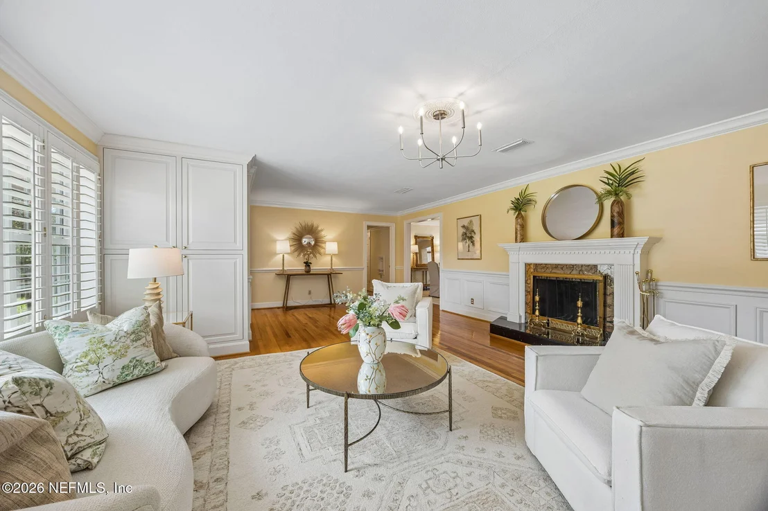 Photo of 4737 EXETER Lane
