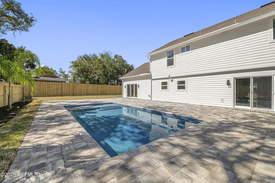 Photo of 806 CHERRY Street