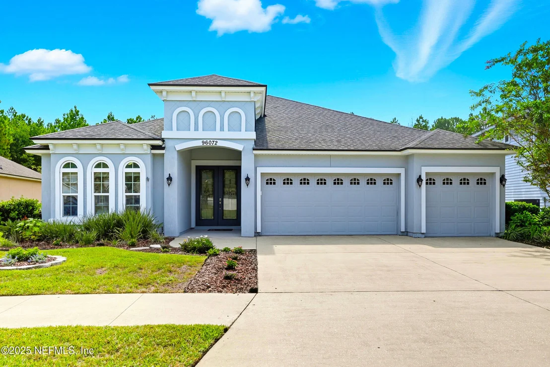 Photo of 96072 BREEZEWAY Court