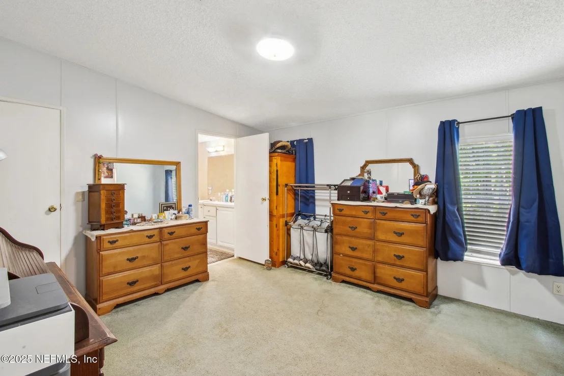 Photo of 812 JONATHAN Road