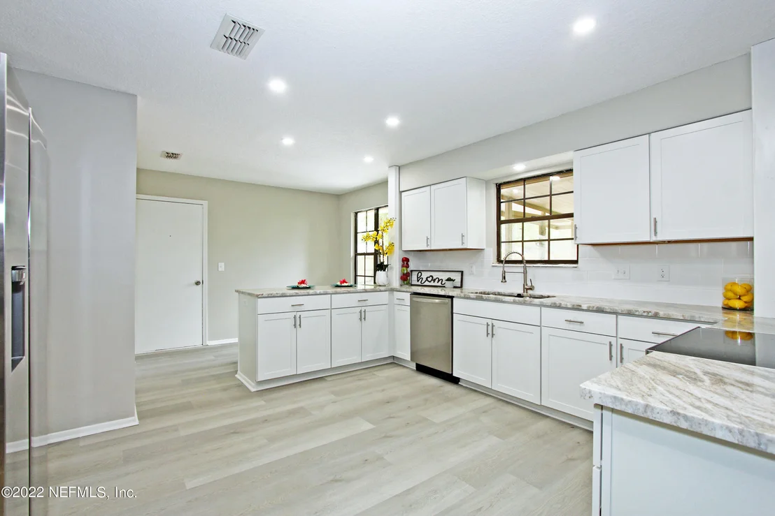 Photo of 8147 WEYBRIDGE Drive