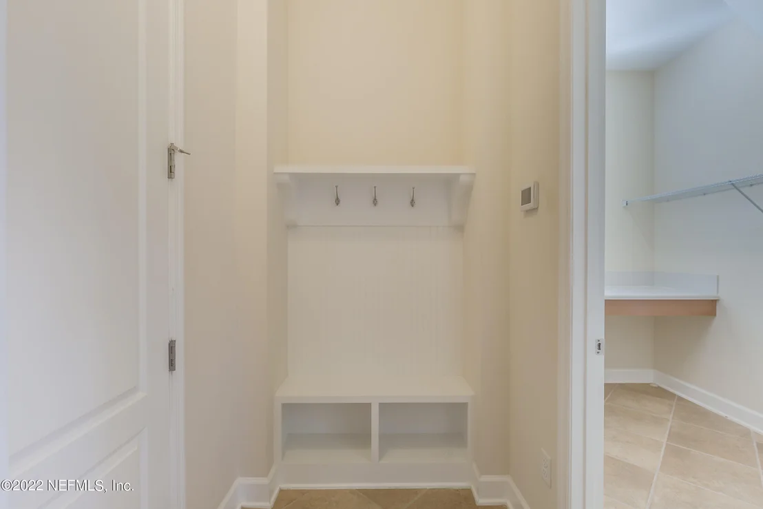 Photo of 276 MANOR Lane