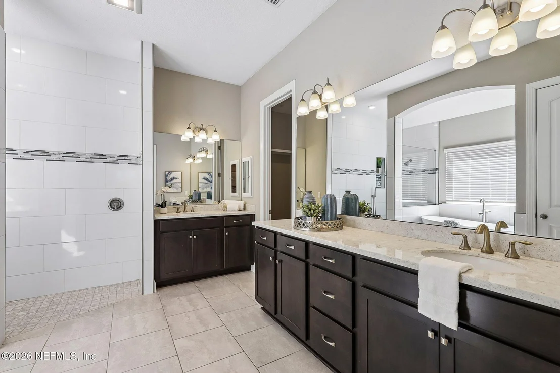 Photo of 114 GLENNEYRE Circle