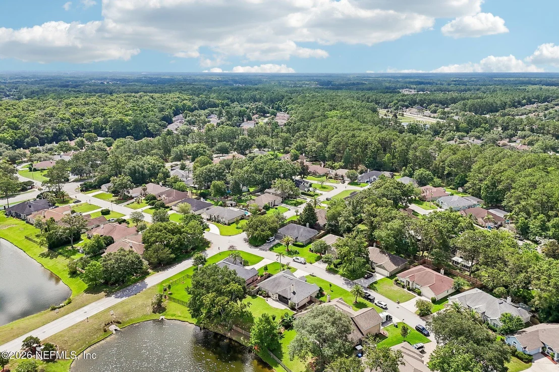 Photo of 372 MAPLEWOOD Drive