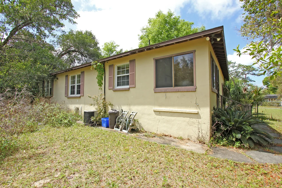 Photo of 2343 HILLTOP Boulevard