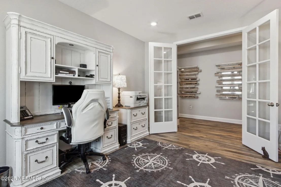 Photo of 85558 FALL RIVER Parkway