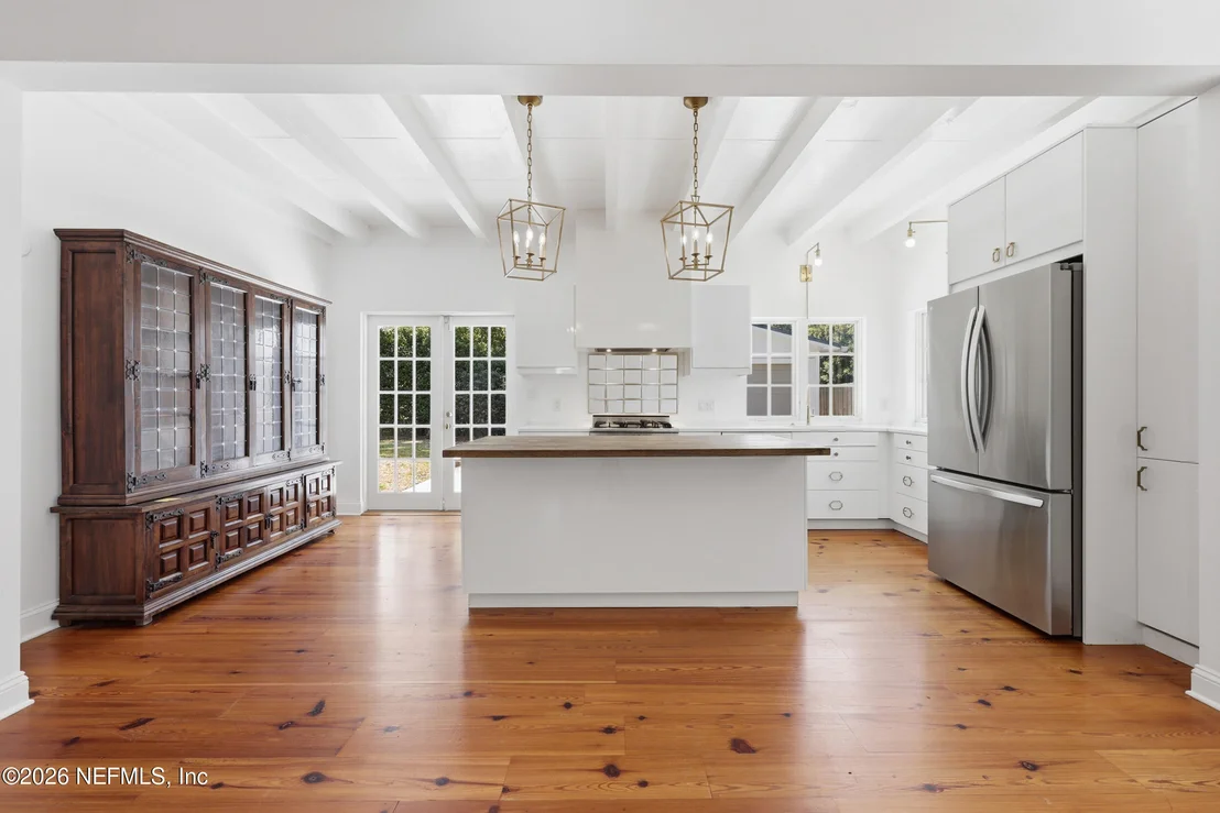 Photo of 1622 AVOCA Place