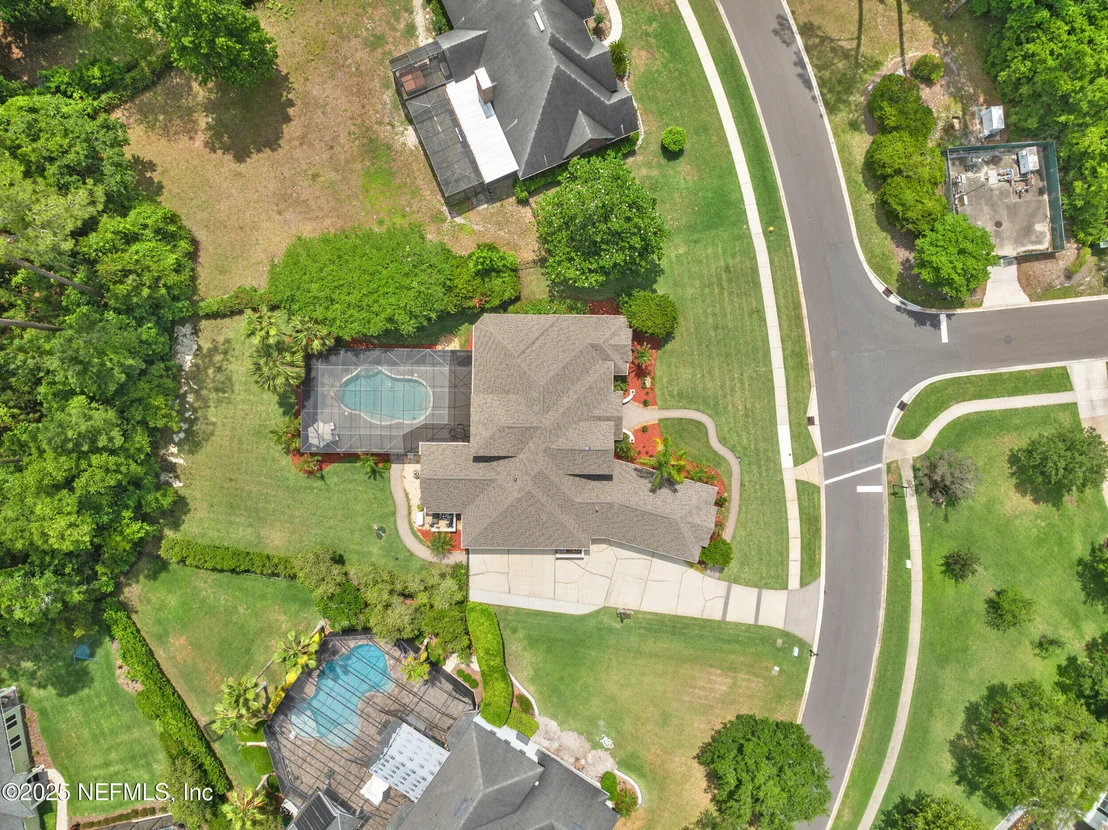 Photo of 389 SUMMERSET Drive