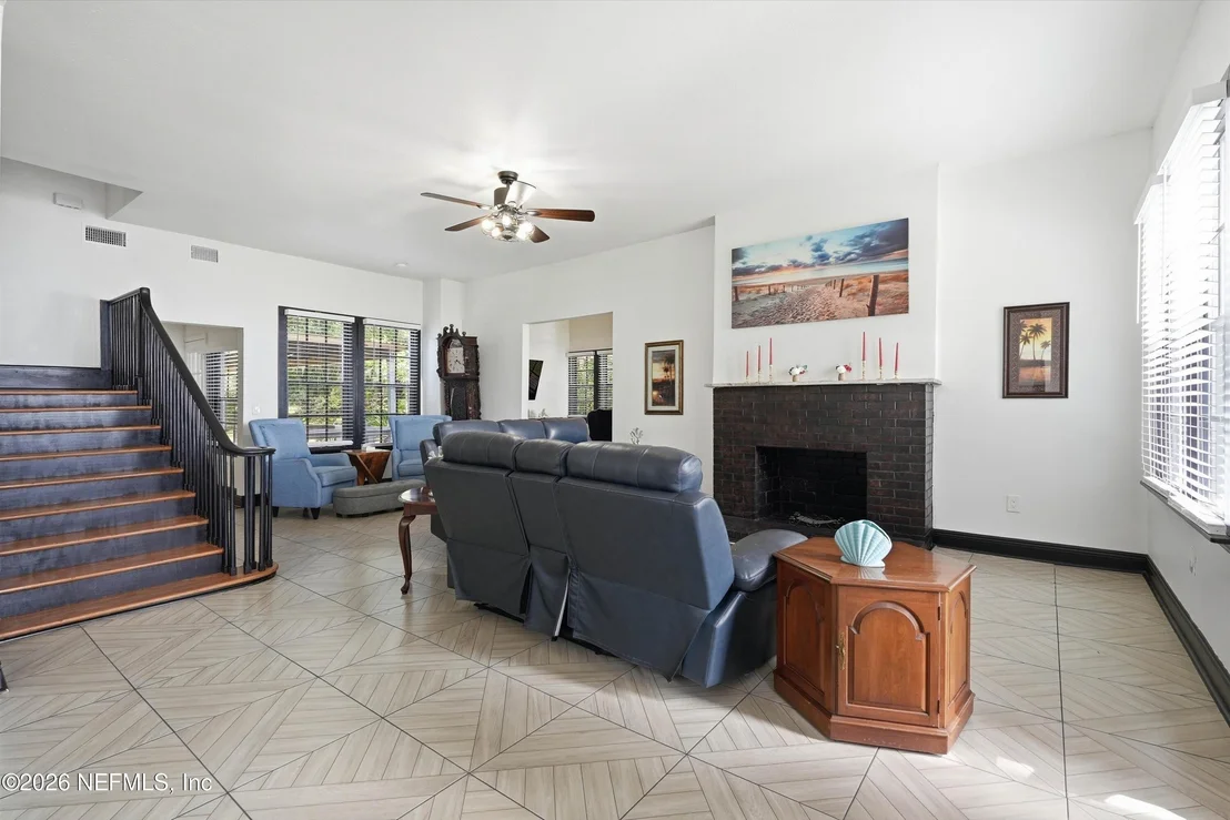 Photo of 1434 RIVER Road