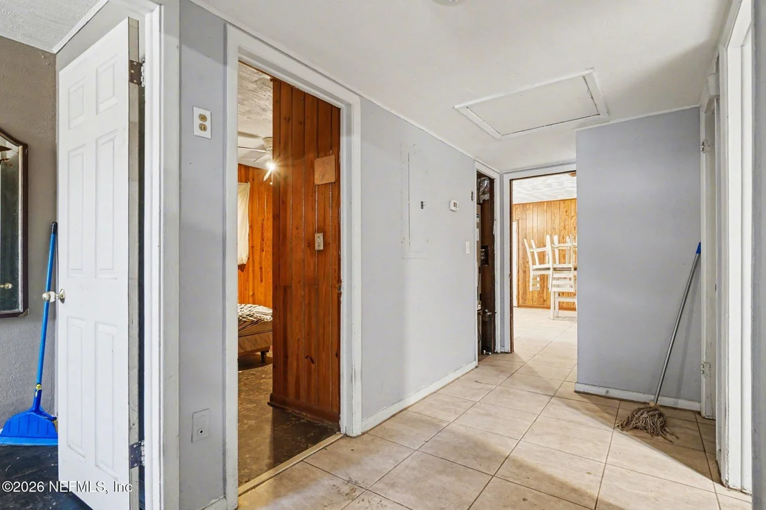 Photo of 1826 LEON Road