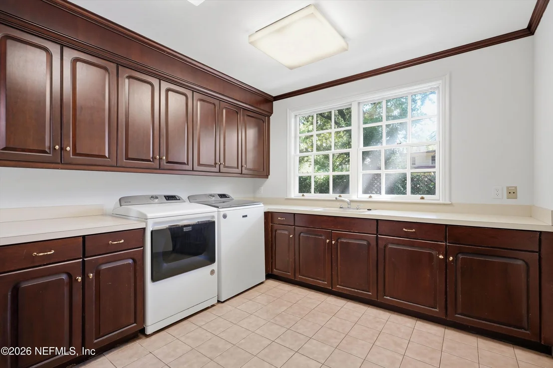 Photo of 959 MAPLE Lane