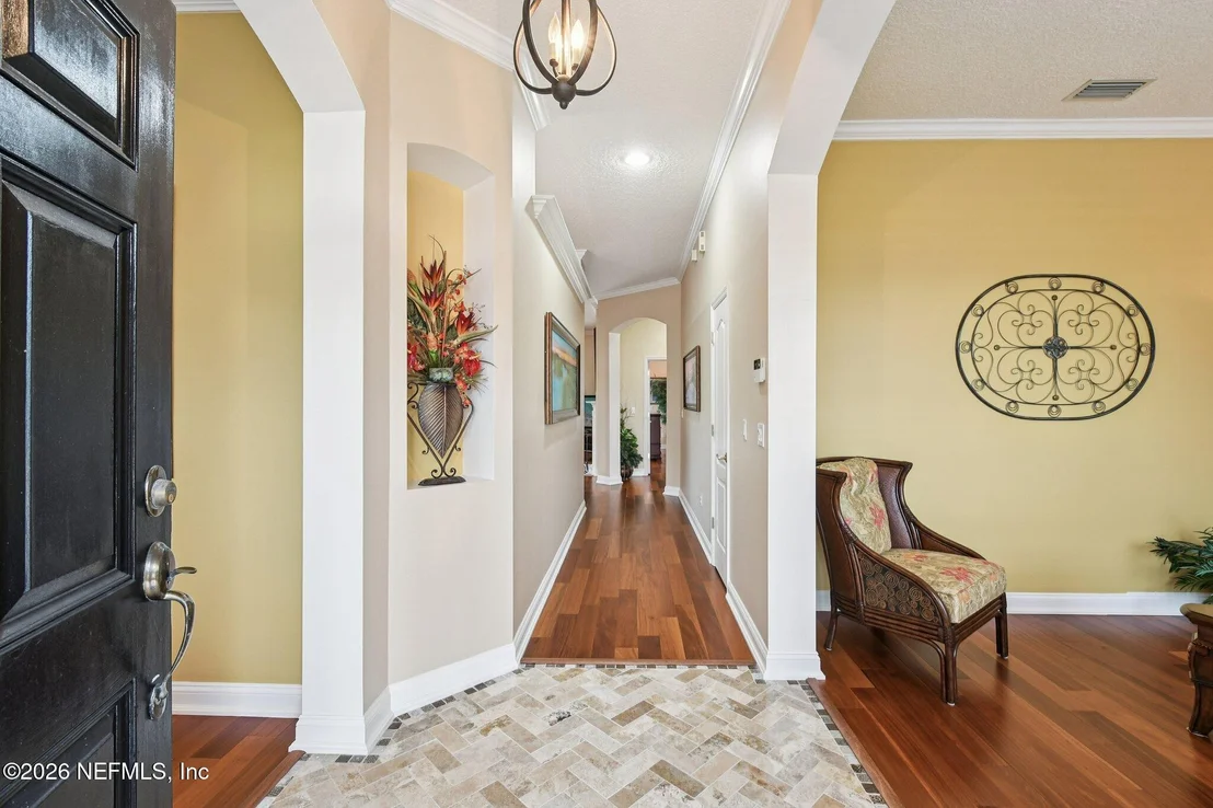 Photo of 145 LAKE RUN Boulevard
