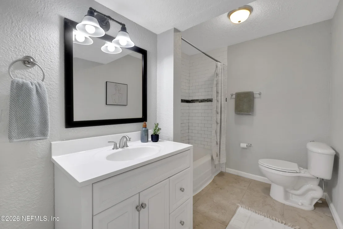 Photo of 5368 ROYCE Avenue