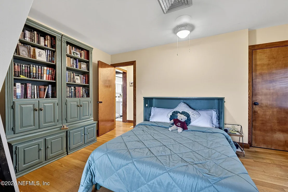 Photo of 1375 CEDAR BAY Road
