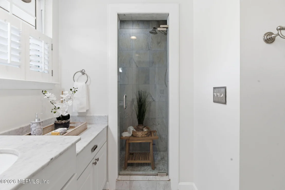 Photo of 3333 PICADILLY Lane