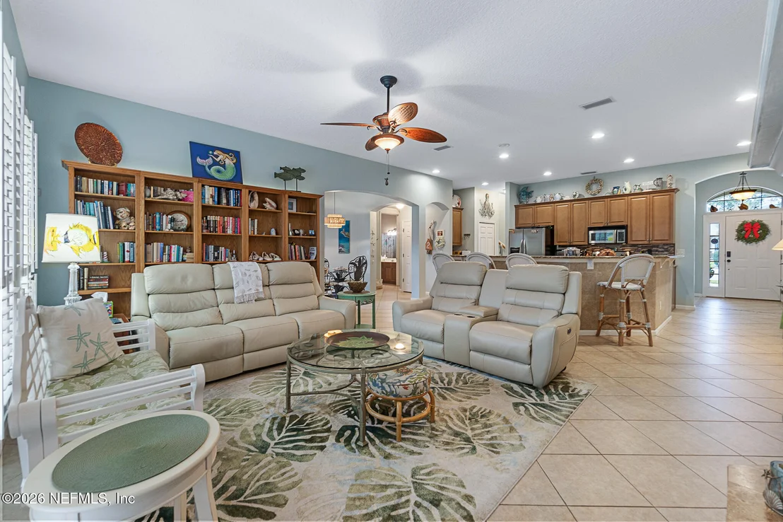 Photo of 376 VALVERDE Lane