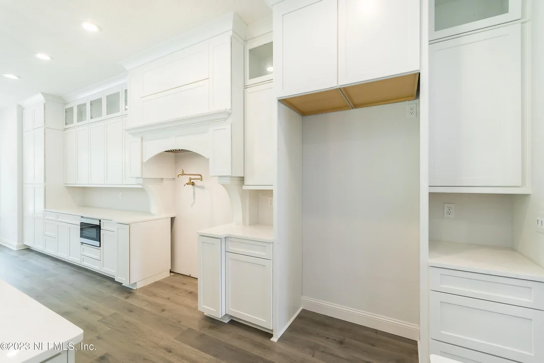 Photo of 261 YORKSHIRE Drive
