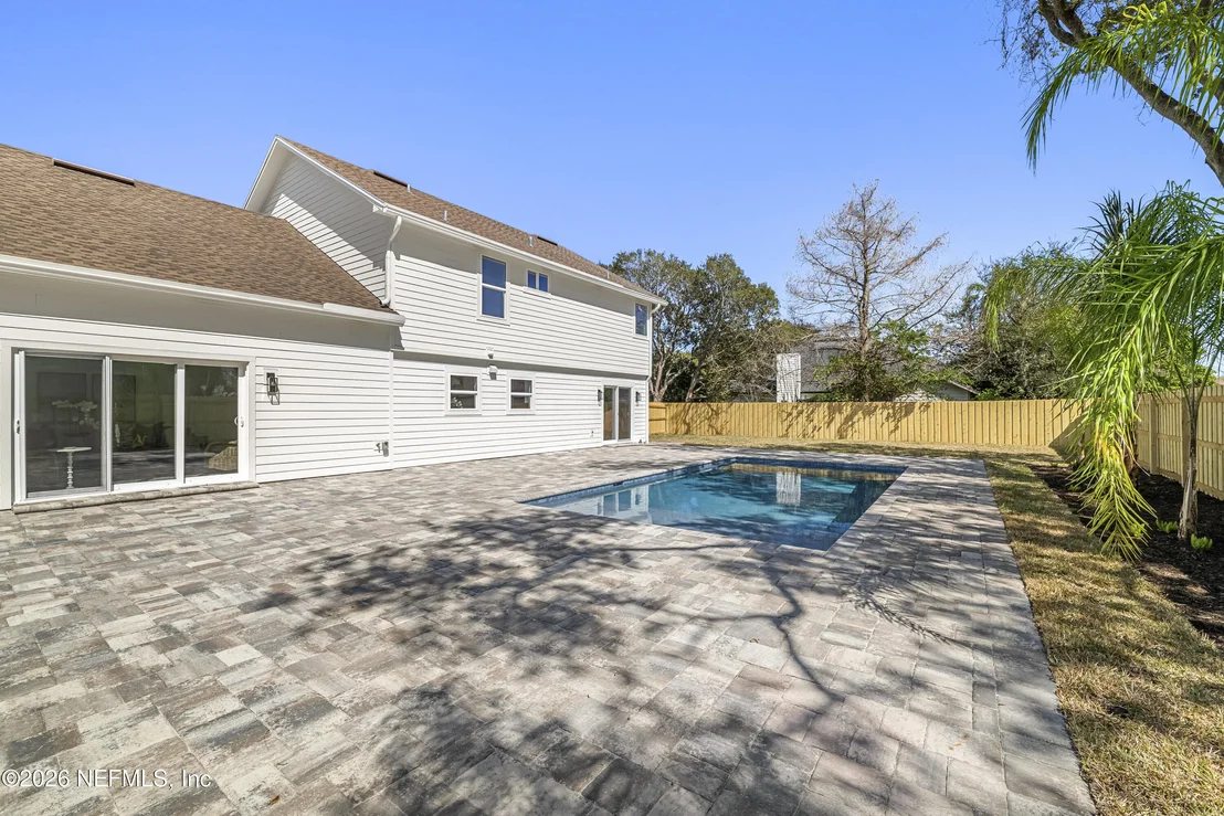 Photo of 806 CHERRY Street