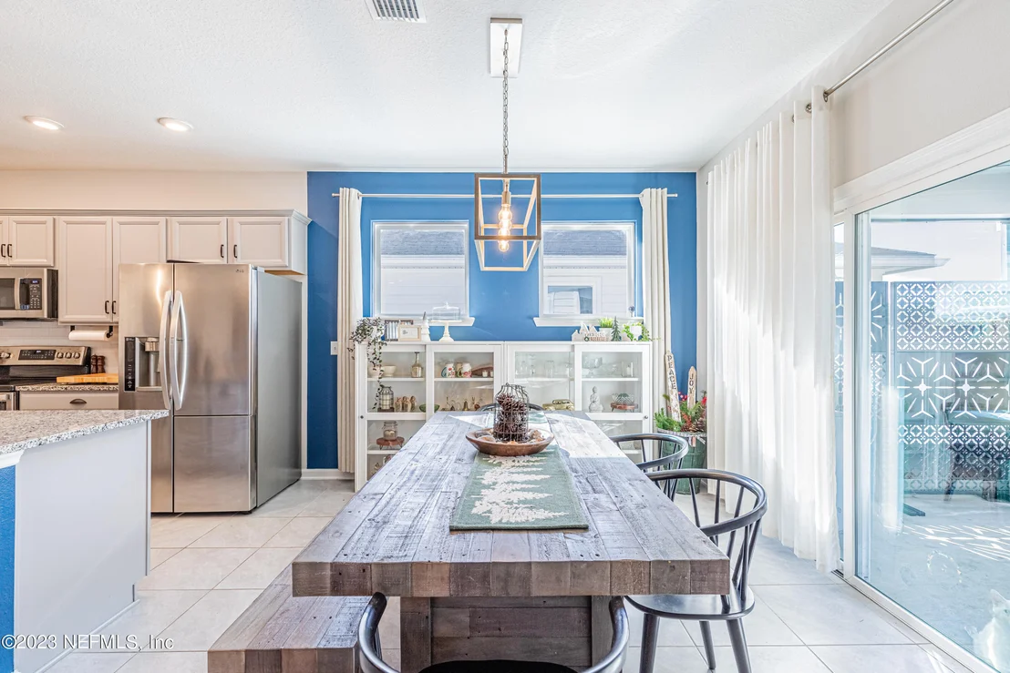 Photo of Unit 6 at 12056 BRIDGEHAMPTON Road