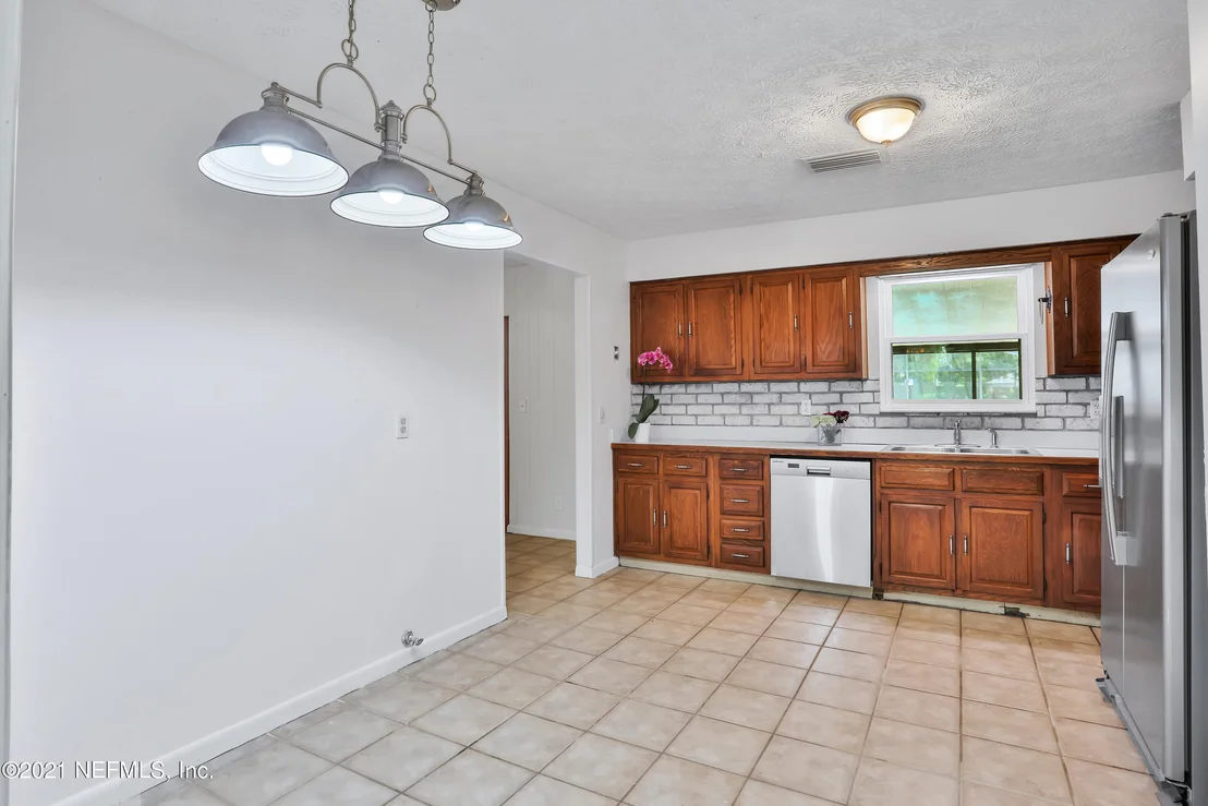 Photo of 141 HOLLYWOOD FOREST Drive