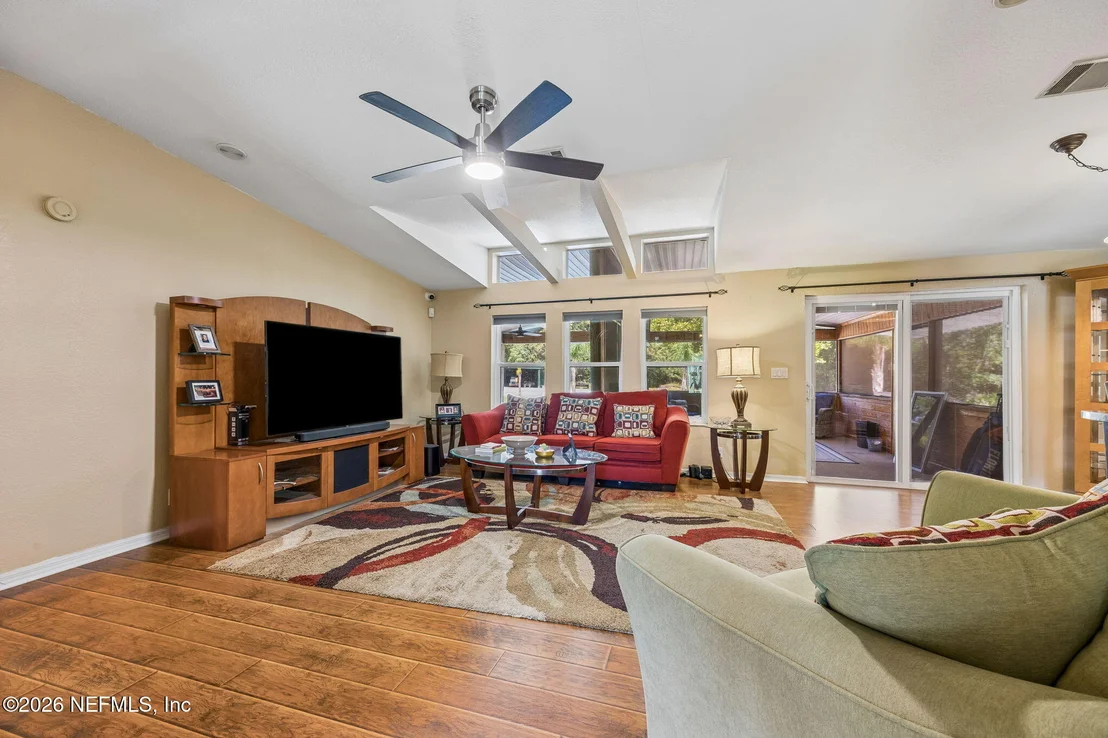 Photo of 35487 QUAIL Road N