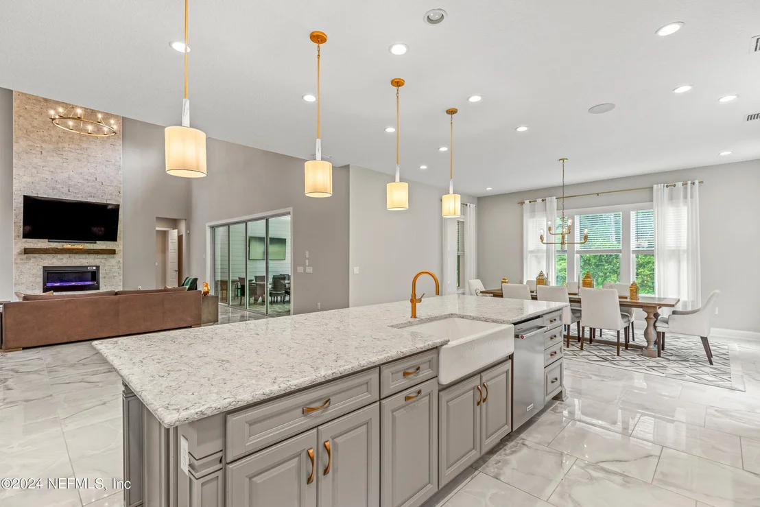 Photo of 10511 SILVERBROOK Trail