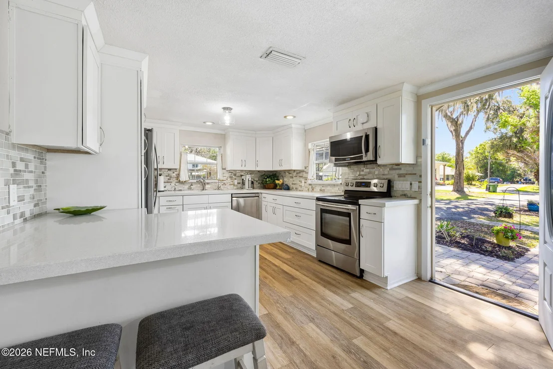 Photo of 8224 HALL Lane