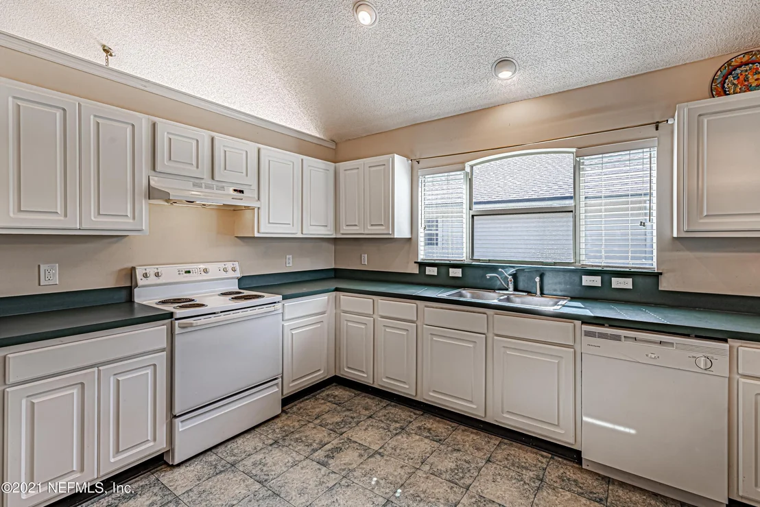 Photo of 1548 LINKSIDE Drive