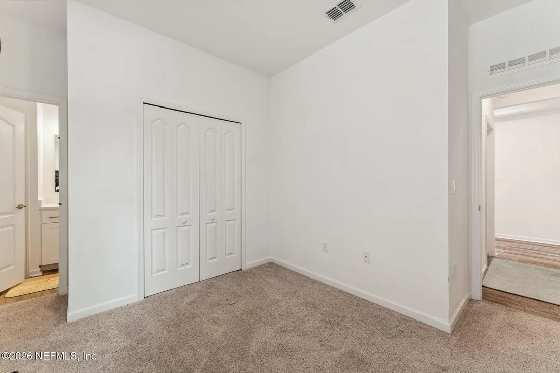 Photo of 120 OAKLEAF Way