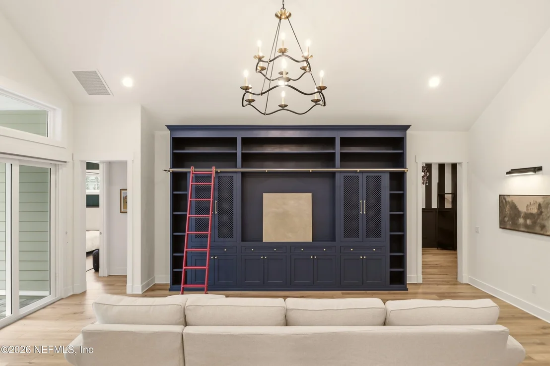 Photo of 315 RIDGEWAY Road