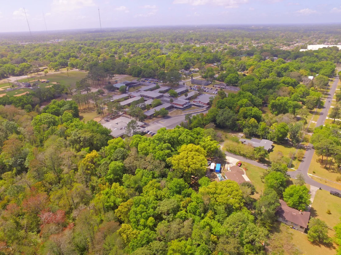 Photo of 2343 HILLTOP Boulevard