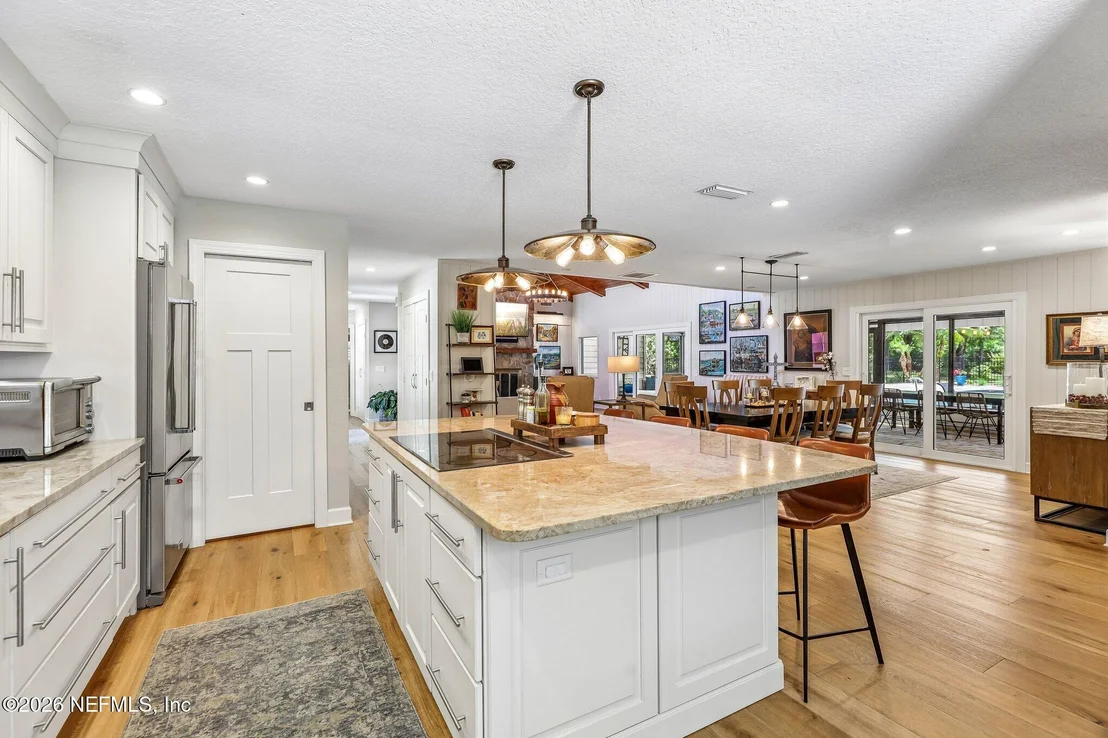 Photo of 1030 BERNATH Road
