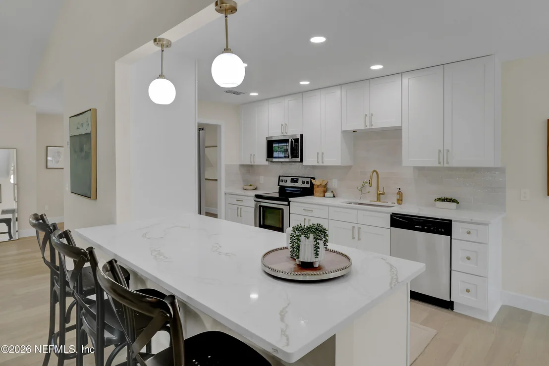 Photo of 408 HARVEST BEND Drive