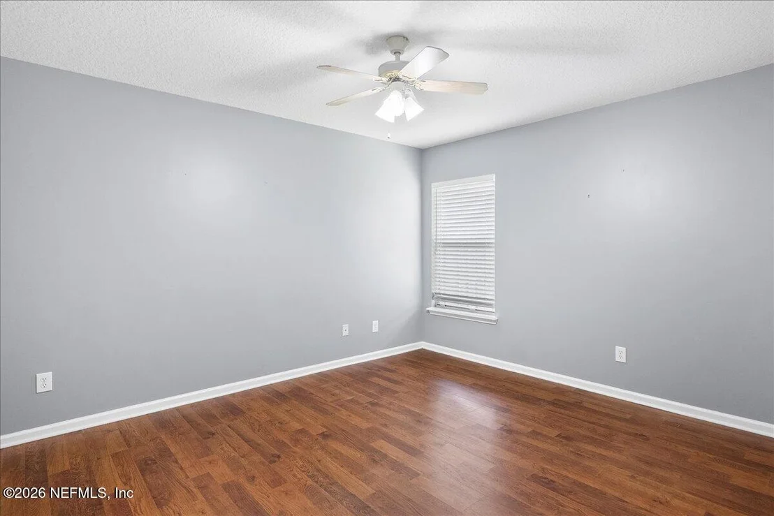 Photo of 817 ESQUIRE Lane