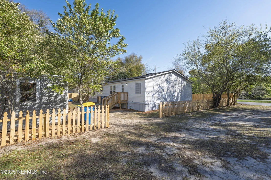 Photo of 606 JACKSON Road