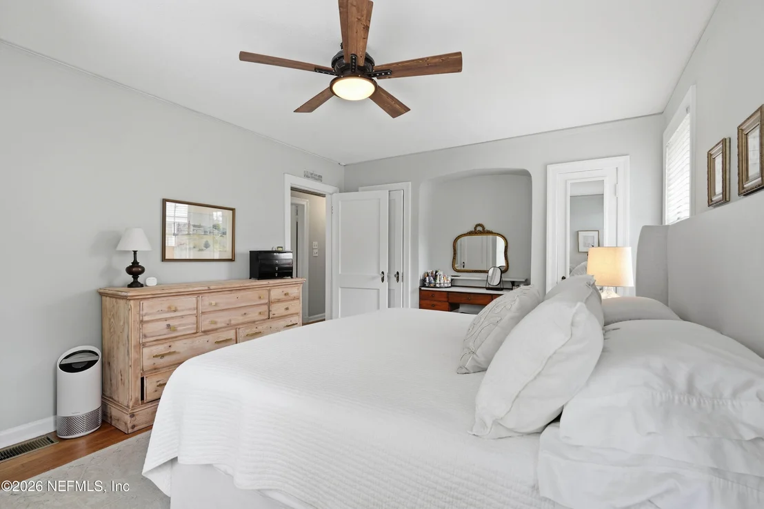 Photo of 1692 PERSHING Road