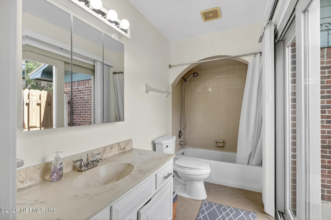 Photo of 1411 FOREST Lane