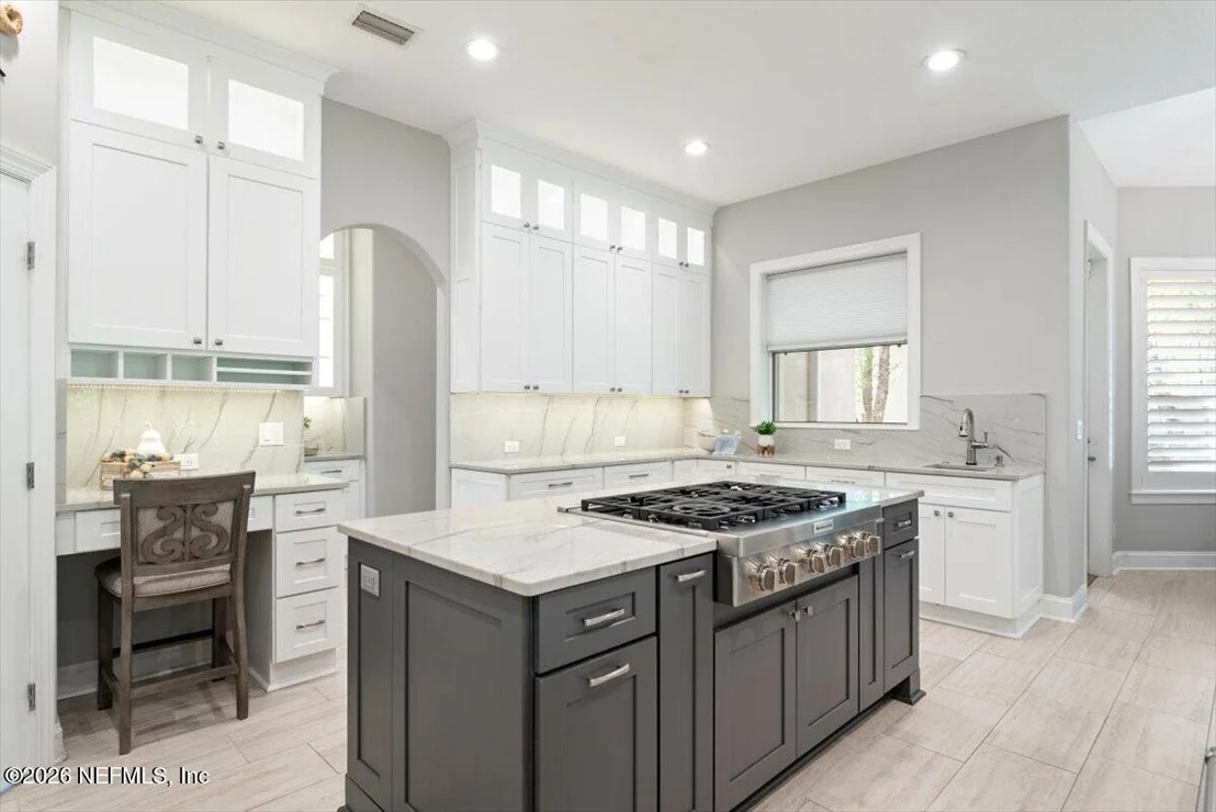 Photo of 240 ST JOHNS FOREST Boulevard