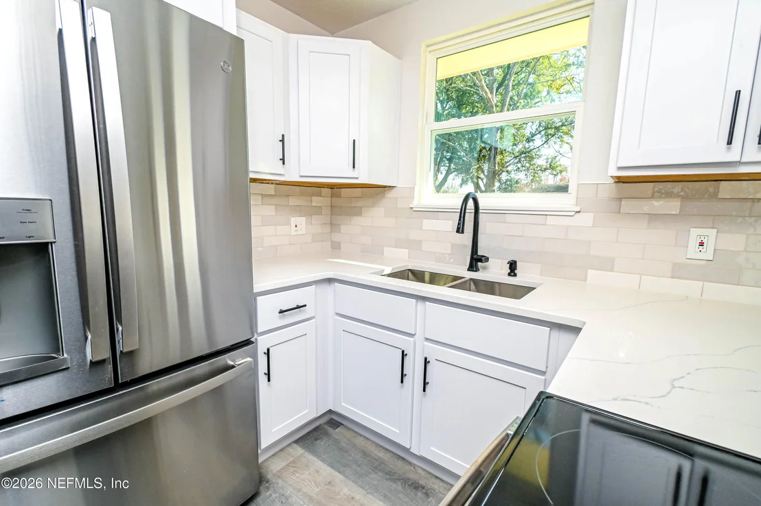 Photo of 406 BARBARA Circle