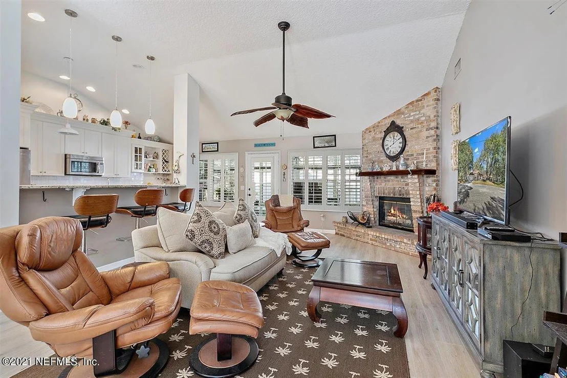 Photo of 304 DOYLE Lane