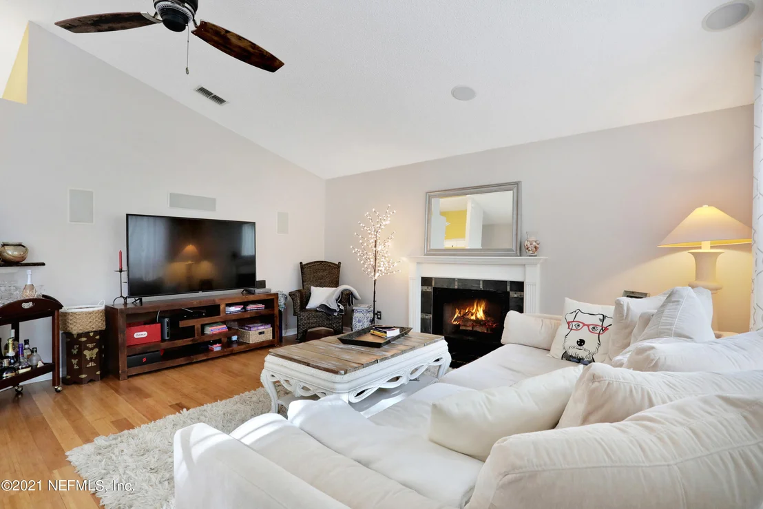 Photo of 321 JOHNS GLEN Drive