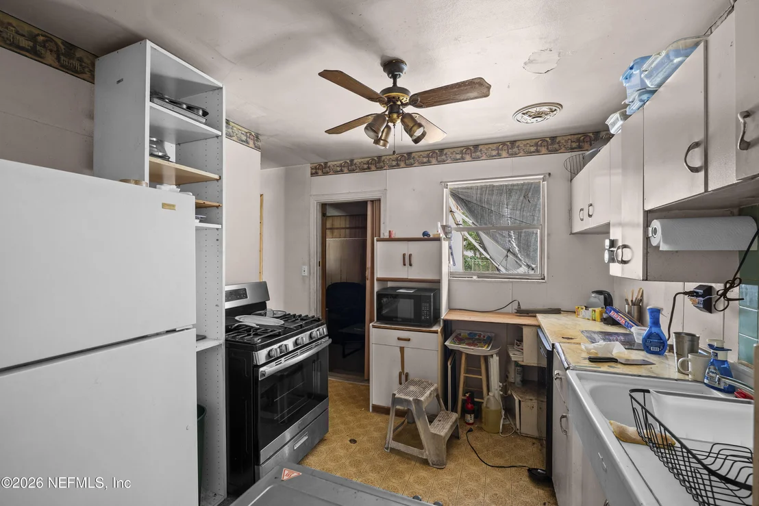 Photo of 4904 HOMECREST Circle