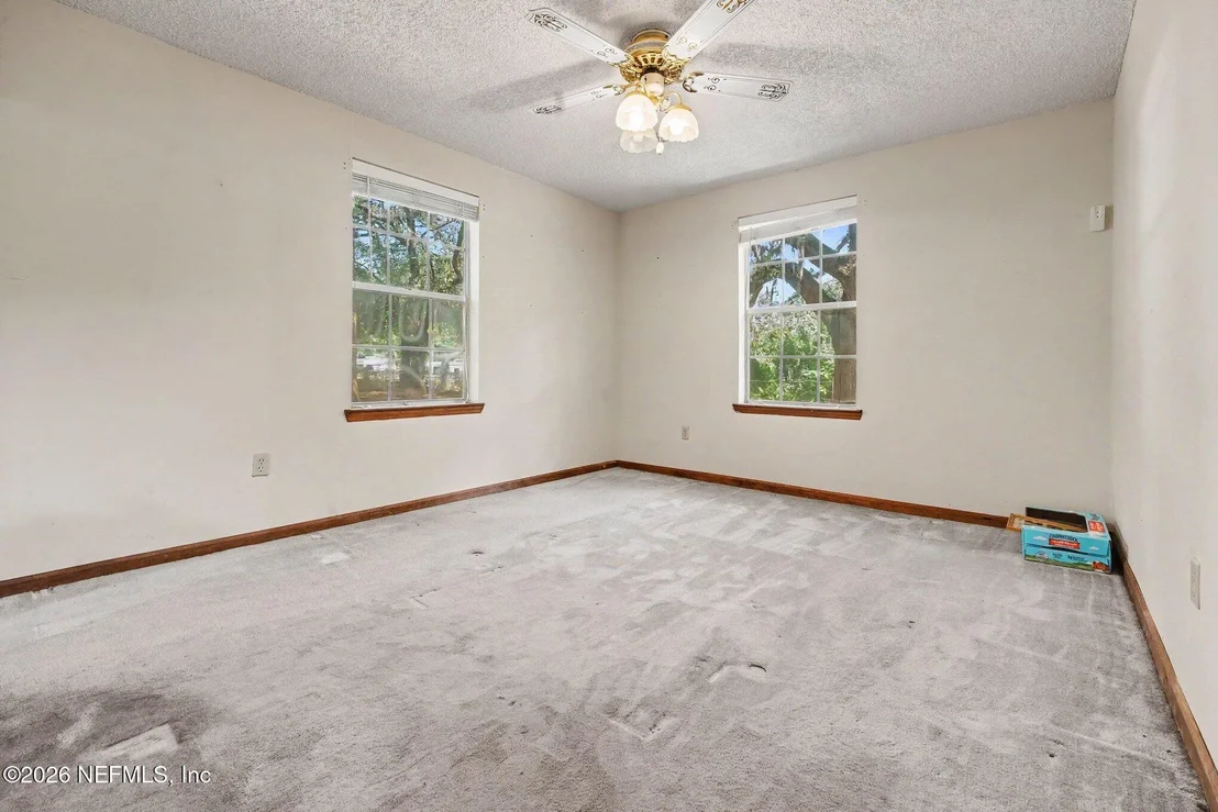 Photo of 118 FIELDS Avenue