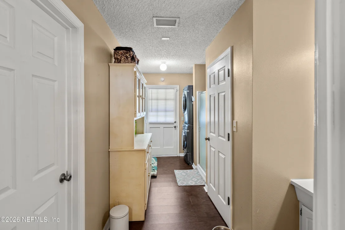 Photo of 5930 ISLAND Road