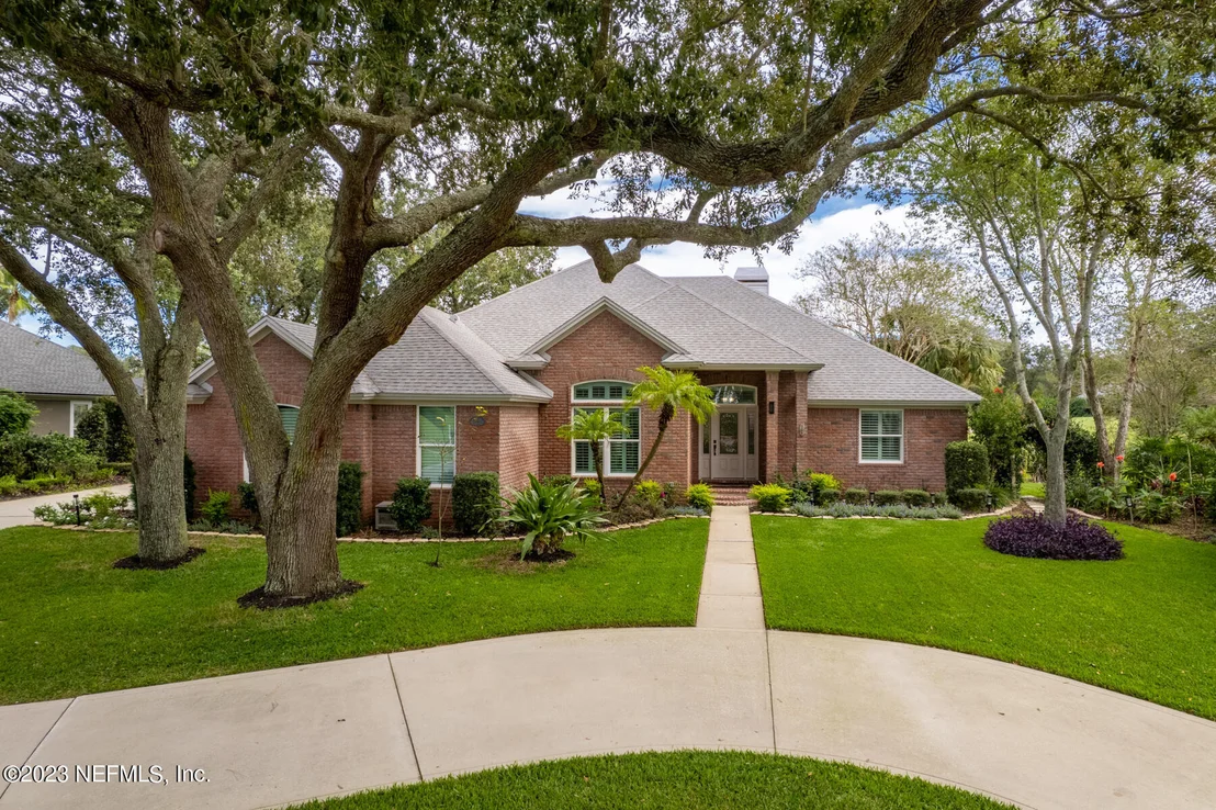 Photo of 665 SANDRINGHAM Drive