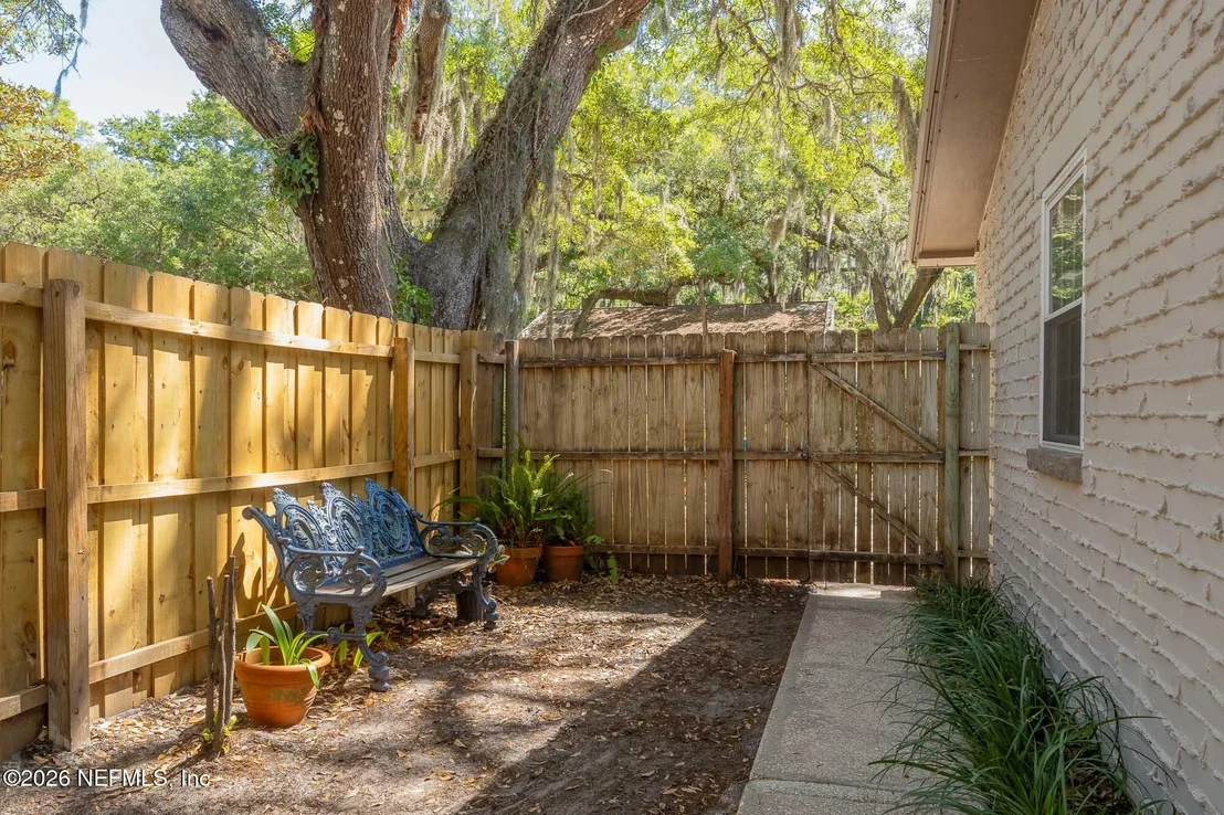 Photo of 6 DOUGLAS Avenue