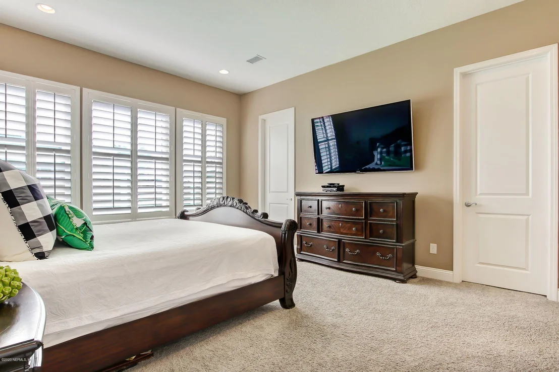 Photo of 386 OUTLOOK Drive