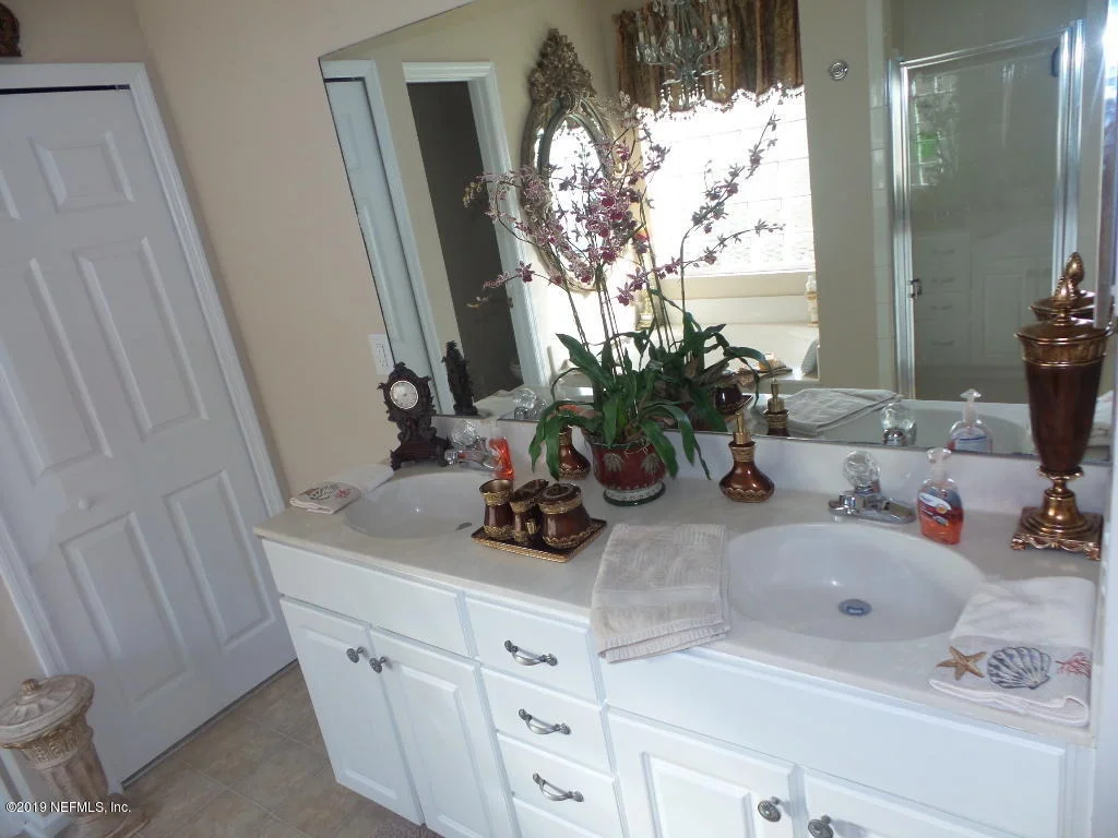 Photo of 1012 OAK ARBOR Circle