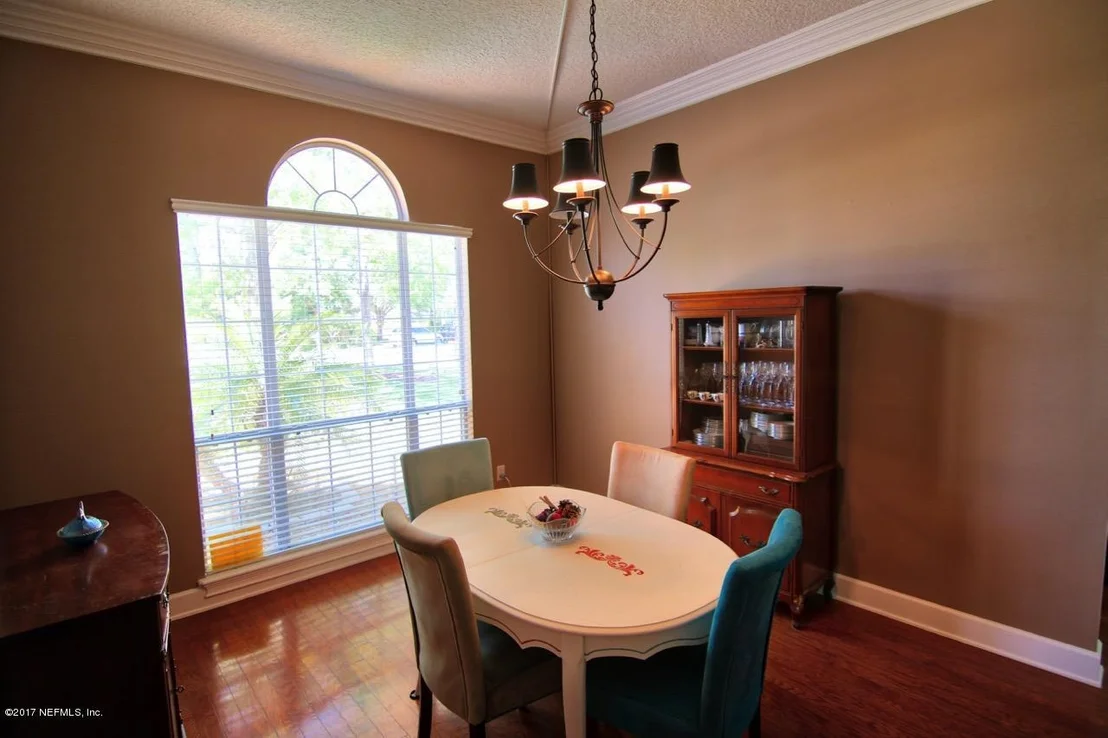 Photo of 216 TWINING Trace